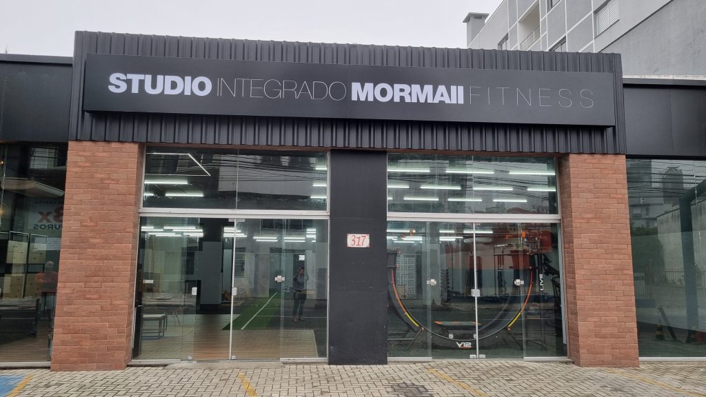 Fachada do Studio Mormaii Criciúma